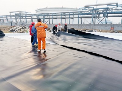 油罐防渗膜+长丝布施工